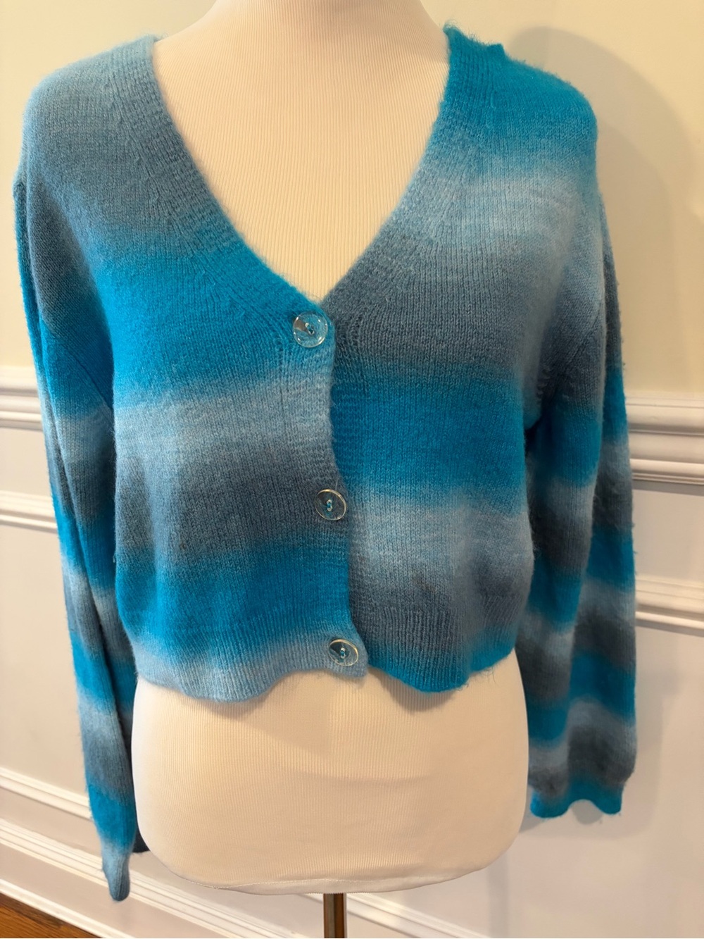 Collusion Cozy Blue Ombre V-Neck Button Cardigan Cropped Sweater